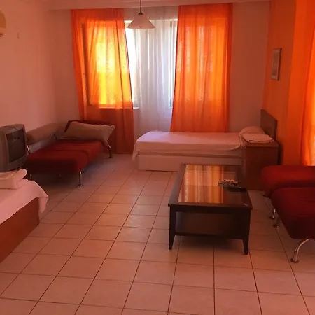 Helene Aparthotel 2*