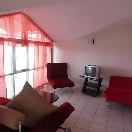 Helene Aparthotel 2*